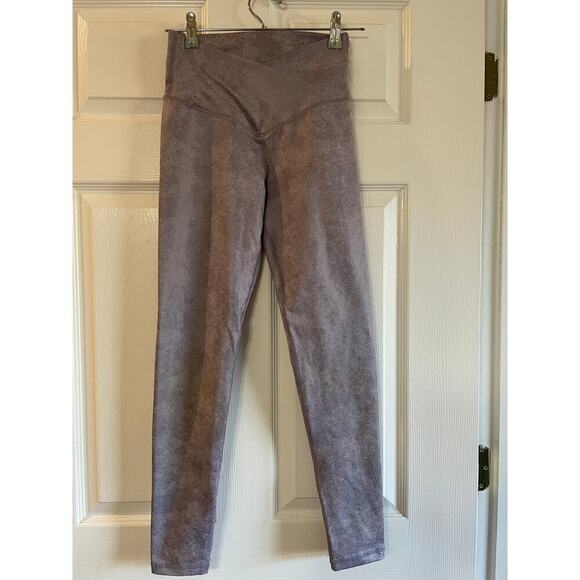 OFFLINE By Aerie The Hugger Purple Crossover High Waisted Crackle Legging Sz Med - Picture 2 of 13